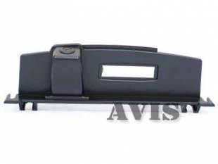 Штатная камера заднего вида AVIS AVS312CPR (#066) для NISSAN TIIDA HATCHBACK (интегрированная с ручкой багажника)